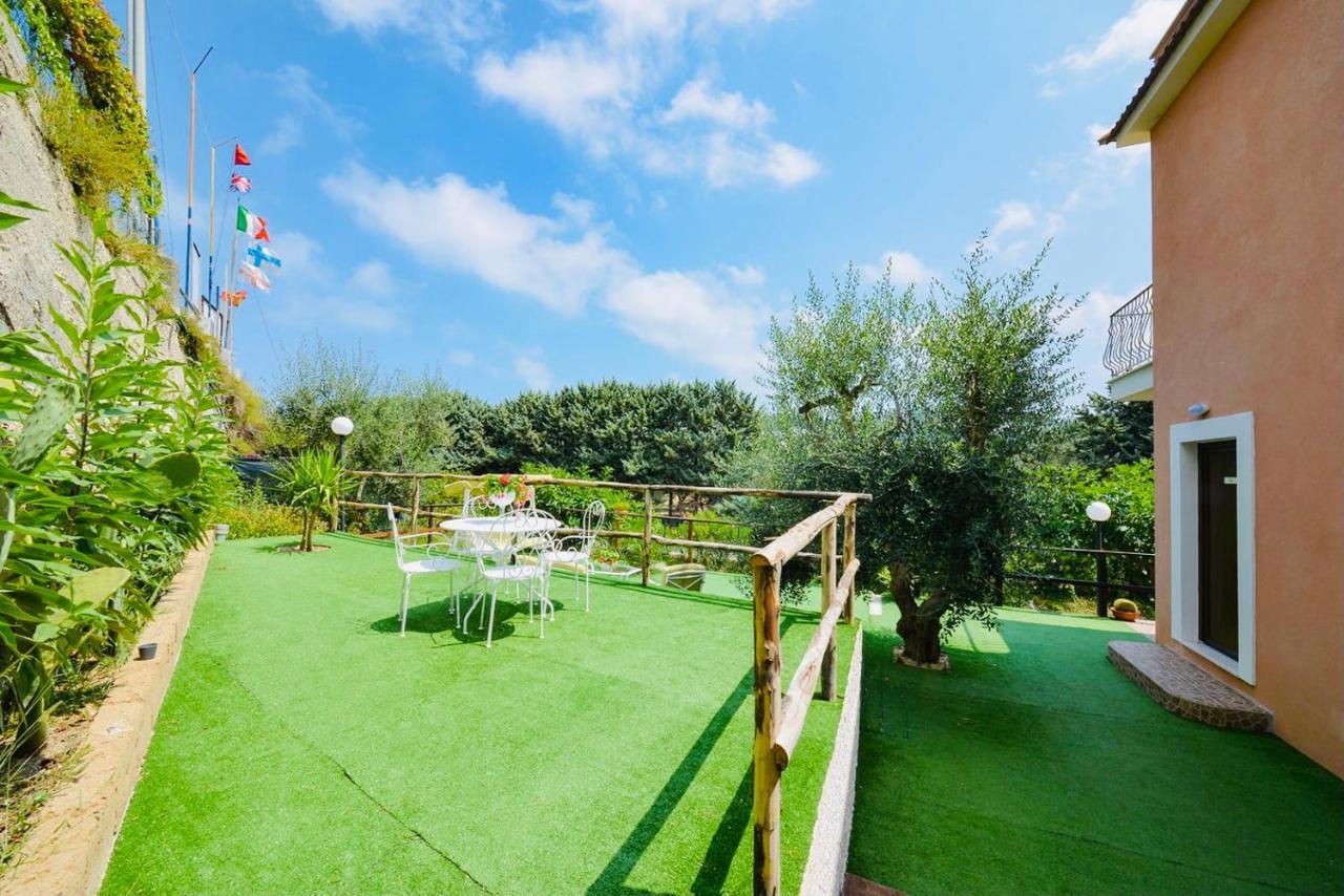 B&B Villa Pacifica Пешичи Екстериор снимка